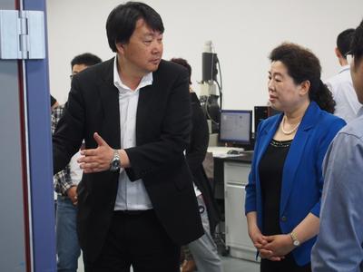 國(guó)家自然科學(xué)基金委高瑞平副主任蒞臨我校海洋能源利用與節(jié)能教育部重點(diǎn)實(shí)驗(yàn)室考察指導(dǎo)